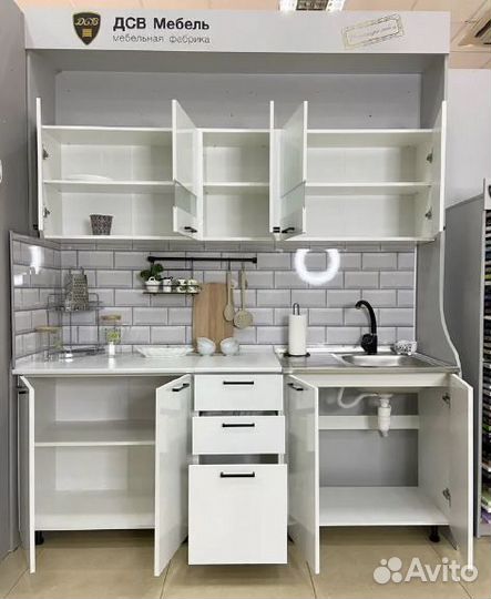 Кухонный гарнитур белый 2м