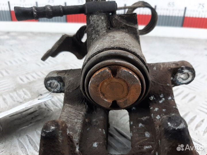 Суппорт задний правый для Audi A6 C5 8E0615424