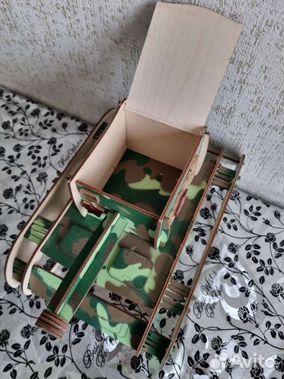 Танк на 23 февраля, подставка для пива и закуски