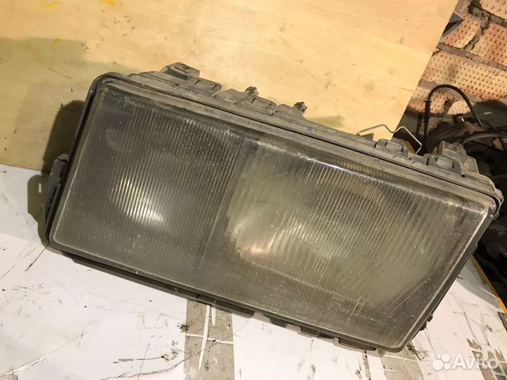 Фара левая под корректор mercedes W201 1983