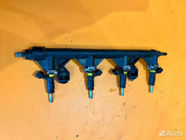 Форсунка топливная на Peugeot 308