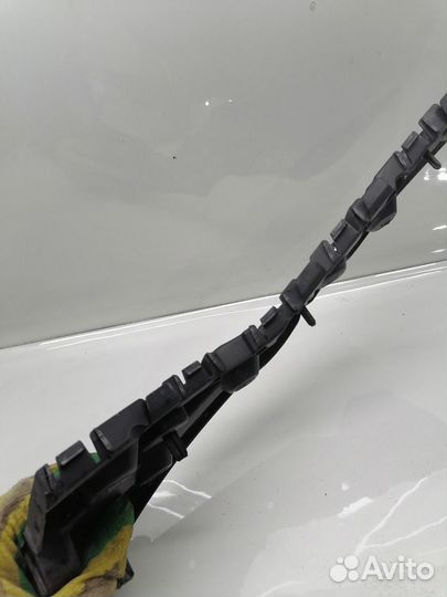 Кронштейн заднего бампера левый ваз (LADA) xray