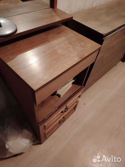 Шкаф распашной с зеркалом бу