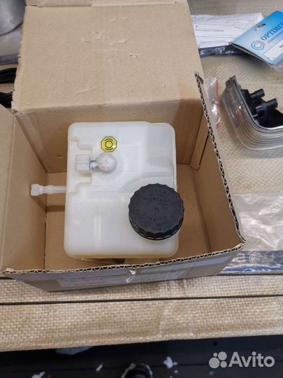 Бачок главного торм цилиндра MB Sprinter