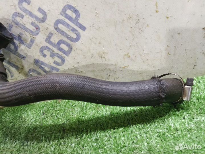 Патрубок системы охлаждения Peugeot 308 хэтчбек