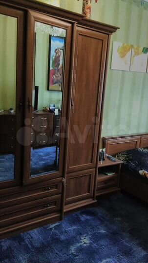 3-к. квартира, 100 м², 2/4 эт.