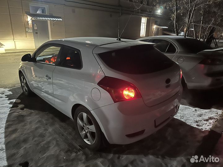 Kia Ceed 1.6 МТ, 2009, 302 000 км