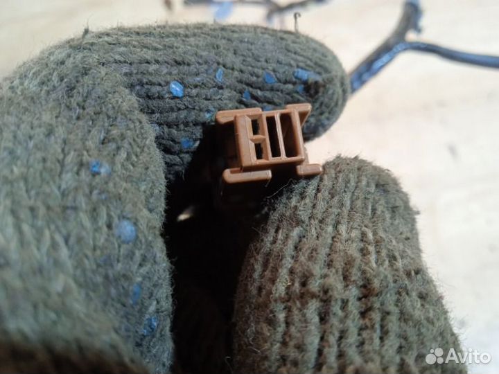 Проводка (коса) дверная задняя правая Nissan