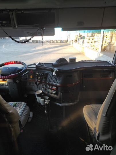 Volvo VNL 670 с полуприцепом, 2003