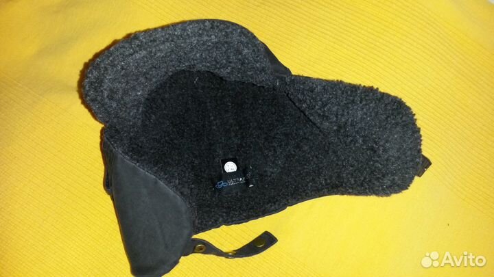 Шапки: ушанка и подростковая пингвин с варежками