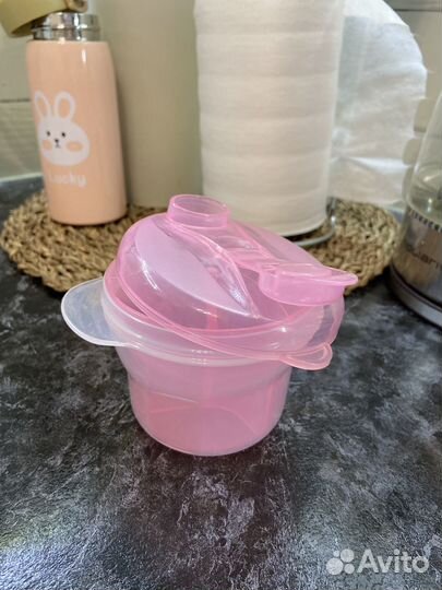 Контейнер дозатор для смеси