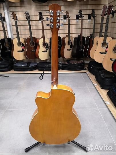 Электро-акустическая гитара Elitaro E4050EQ N