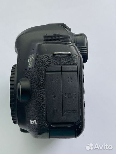 Зеркальный фотоаппарат canon 5D mark III body