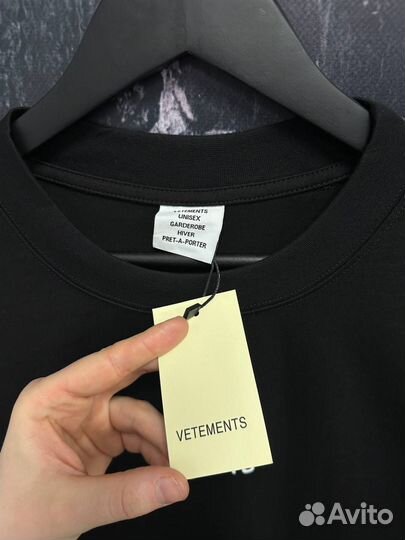 Футболка Vetements