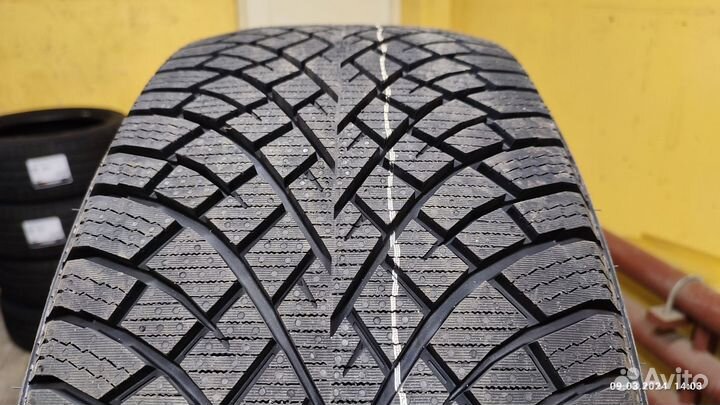 Nokian Tyres Hakkapeliitta R5 SUV 275/50 R21 113R