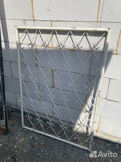Решетки на окна металлические б/у