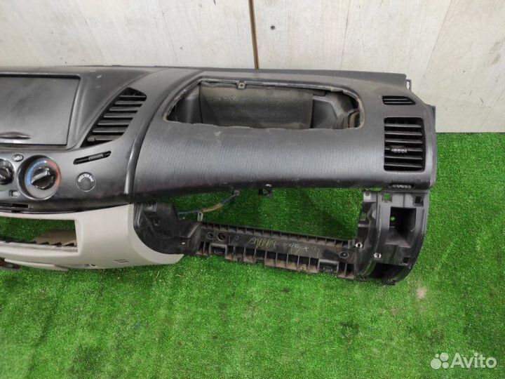 Панель передняя салона (торпедо) Mitsubishi L200