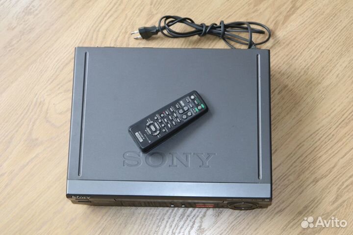 Видеомагнитофон Sony SLV-P58EE