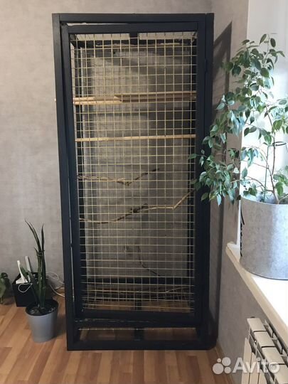 Большая клетка для птиц