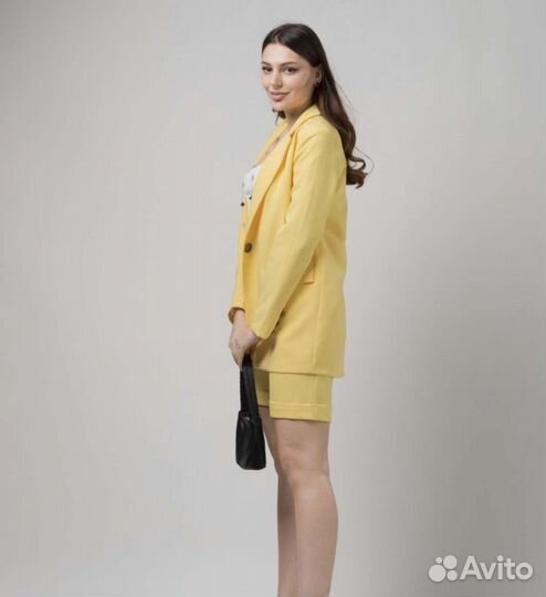 Костюм женский