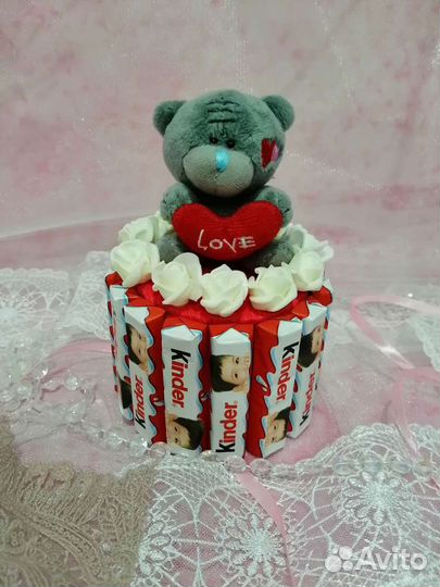 Букеты из мягких игрушек и конфет