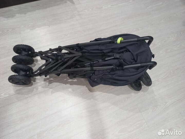 Коляска прогулочная 