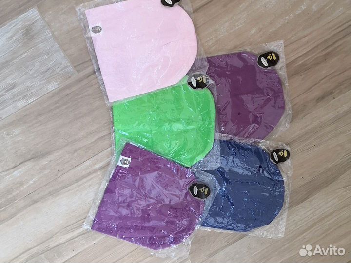 Шапки, новые на 2-5лет