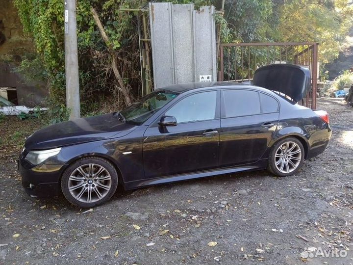 Генератор передний Bmw 5 E60 N52B30 AF 2005 Дорест