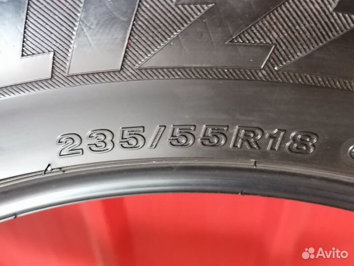 Bridgestone Blizzak Spike-01 235/55 R18