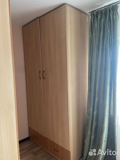 Шкаф распашной