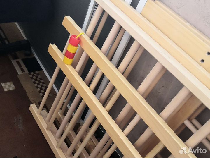Детская кроватка с матрасом