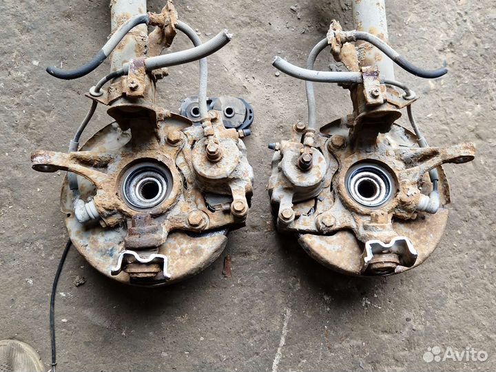 Поворотный кулак Аlmera n15