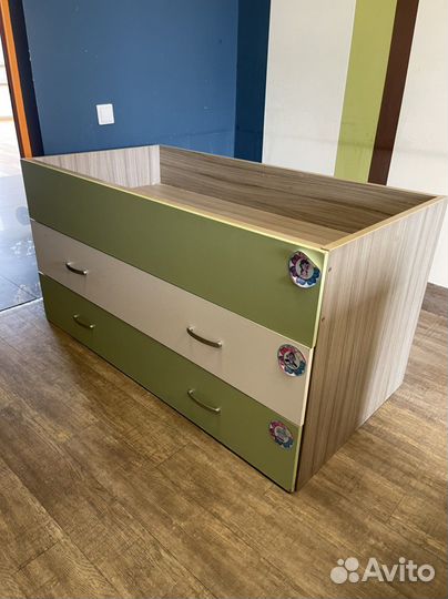 Детская выкатная кровать трёхъярусная