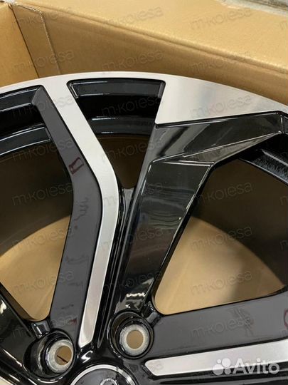 Диски Audi Q7 Q8 R22