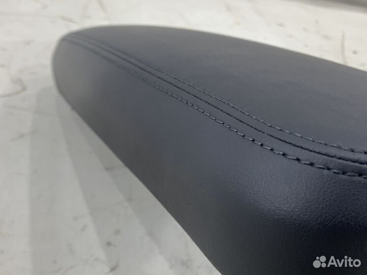 Подлокотник KIA K5 DL3