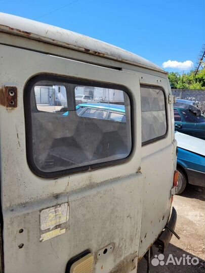 Стекло глухое двери задка УАЗ 452 буханка
