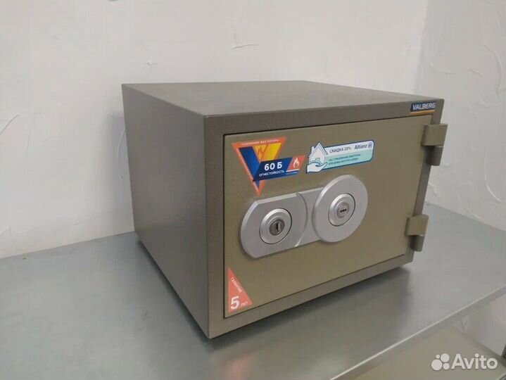 Сейф Valberg FRS-30 KL