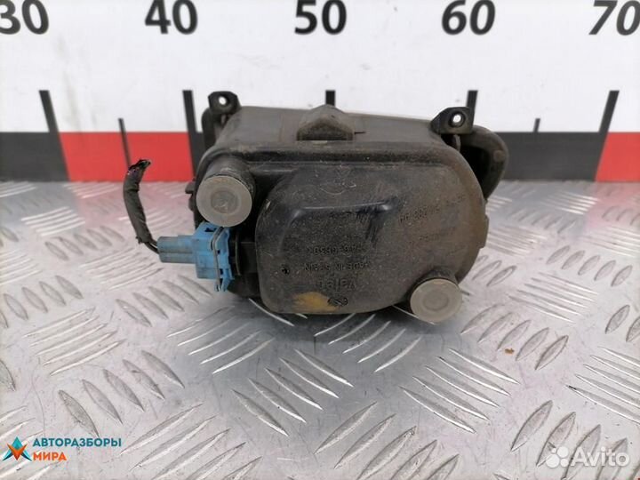 Фара противотуманная левая Ford Mondeo 1995