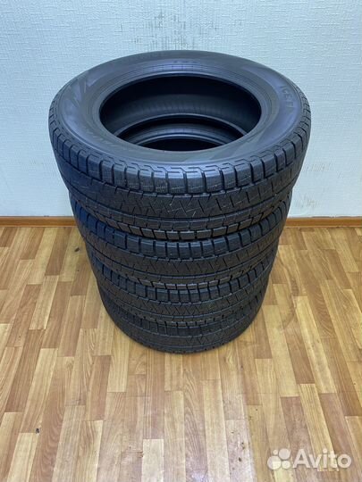 Pirelli Formula Ice FR 225/60 R17