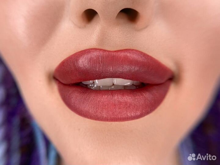 Модель на перманентный макияж губ
