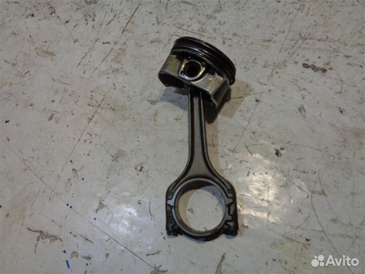 Поршень с шатуном VW Polo Sedan