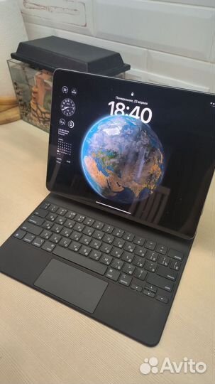 iPad Pro 12.9 6 gen + Magic keyboard