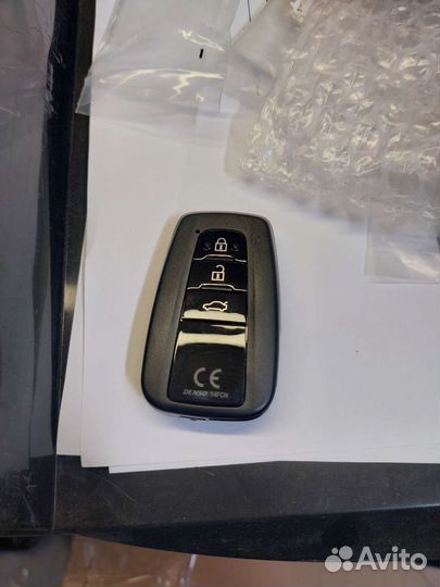 Ключ Toyota Camry V70 Denso 14FCN новый оригинал