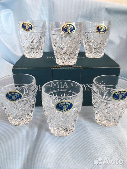 Хрустальные бокалы и рюмки