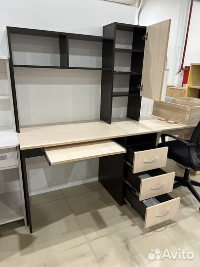 Компьютерный стол новый