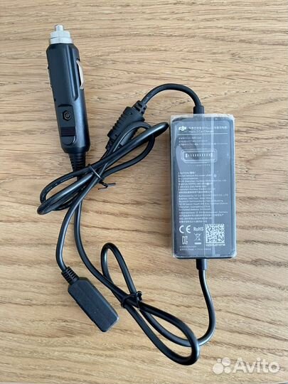 Автомобильное зарядное устройство DJi Mavic 2