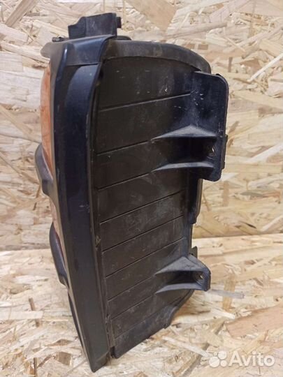 Фонарь Mitsubishi Pajero 2 левый