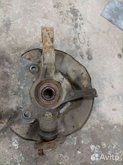 Кулак поворотный Toyota Corolla 120 00-06г