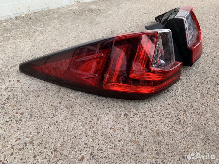 Фонарь в крыло правый Lexus RX 4