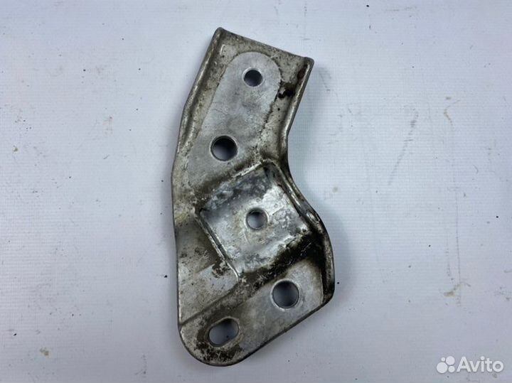 Кронштейн стабилизатора передний левый Mercedes